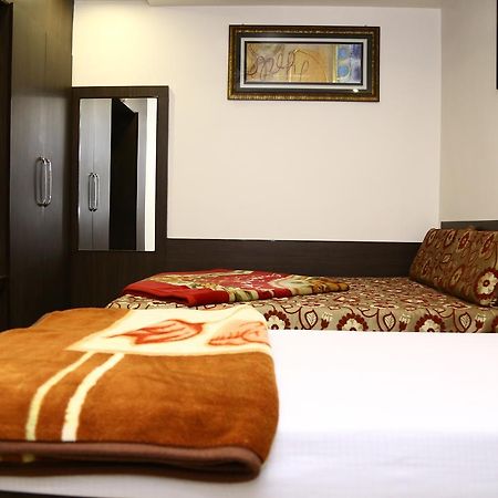 Hotel Abhinandan Inn Jaipur Bagian luar foto