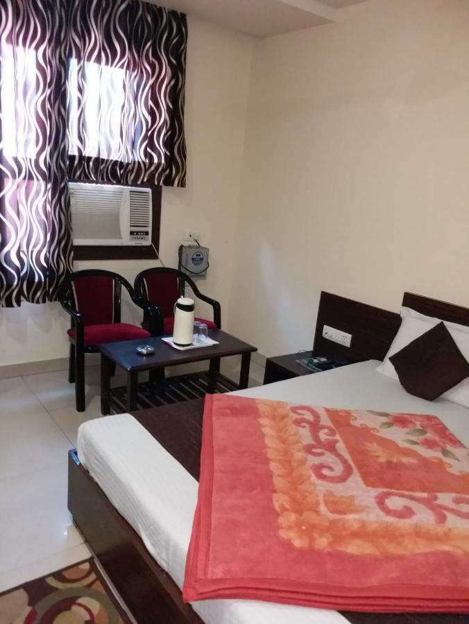 Hotel Abhinandan Inn Jaipur Bagian luar foto