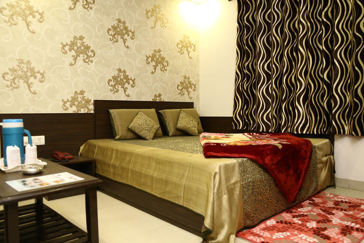 Hotel Abhinandan Inn Jaipur Bagian luar foto