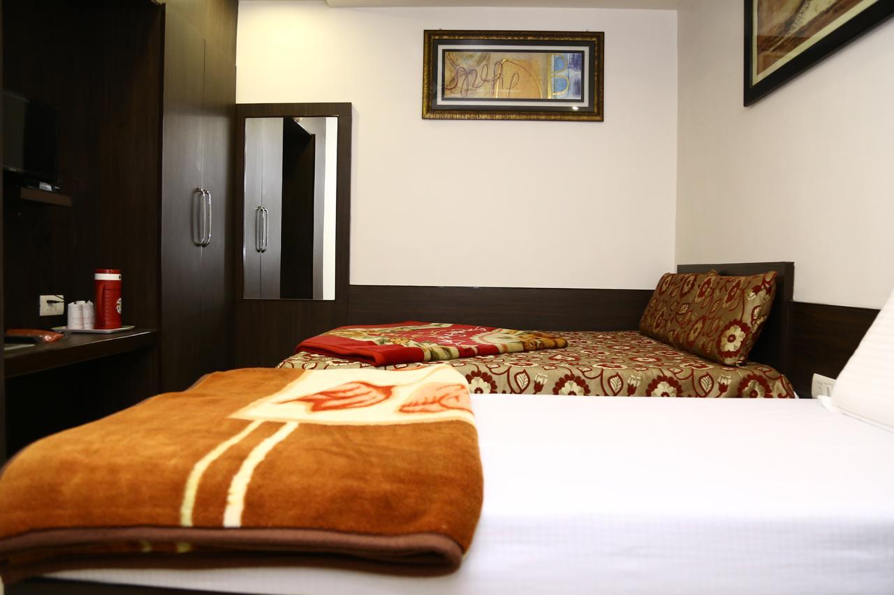 Hotel Abhinandan Inn Jaipur Bagian luar foto
