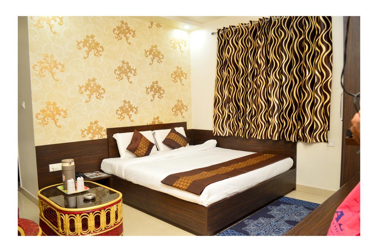 Hotel Abhinandan Inn Jaipur Bagian luar foto