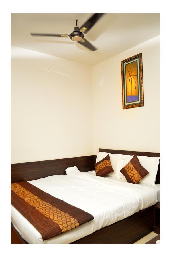 Hotel Abhinandan Inn Jaipur Bagian luar foto