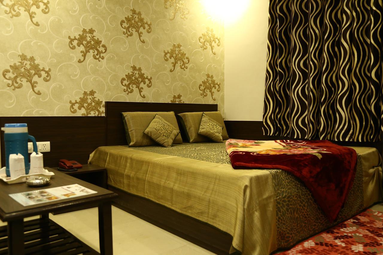 Hotel Abhinandan Inn Jaipur Bagian luar foto
