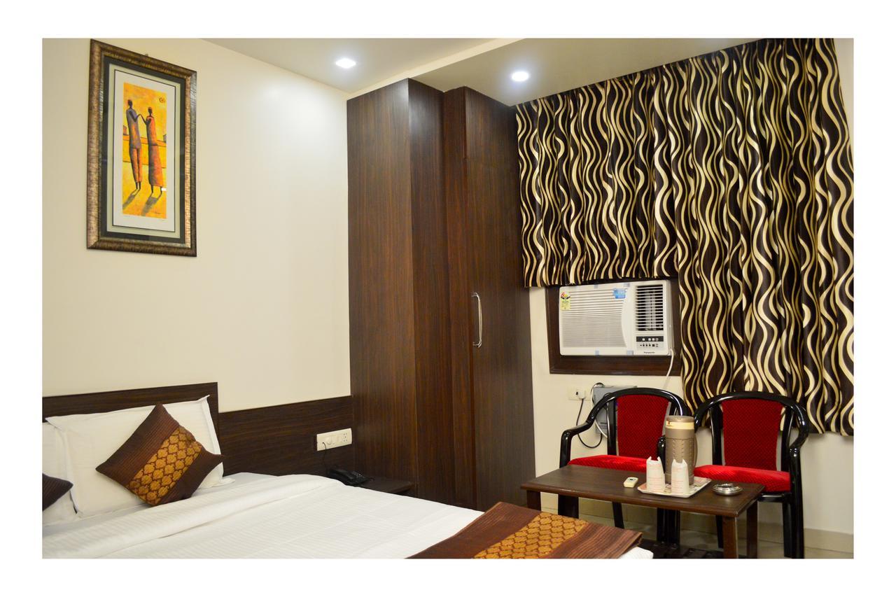 Hotel Abhinandan Inn Jaipur Bagian luar foto