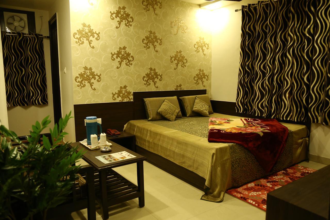 Hotel Abhinandan Inn Jaipur Bagian luar foto