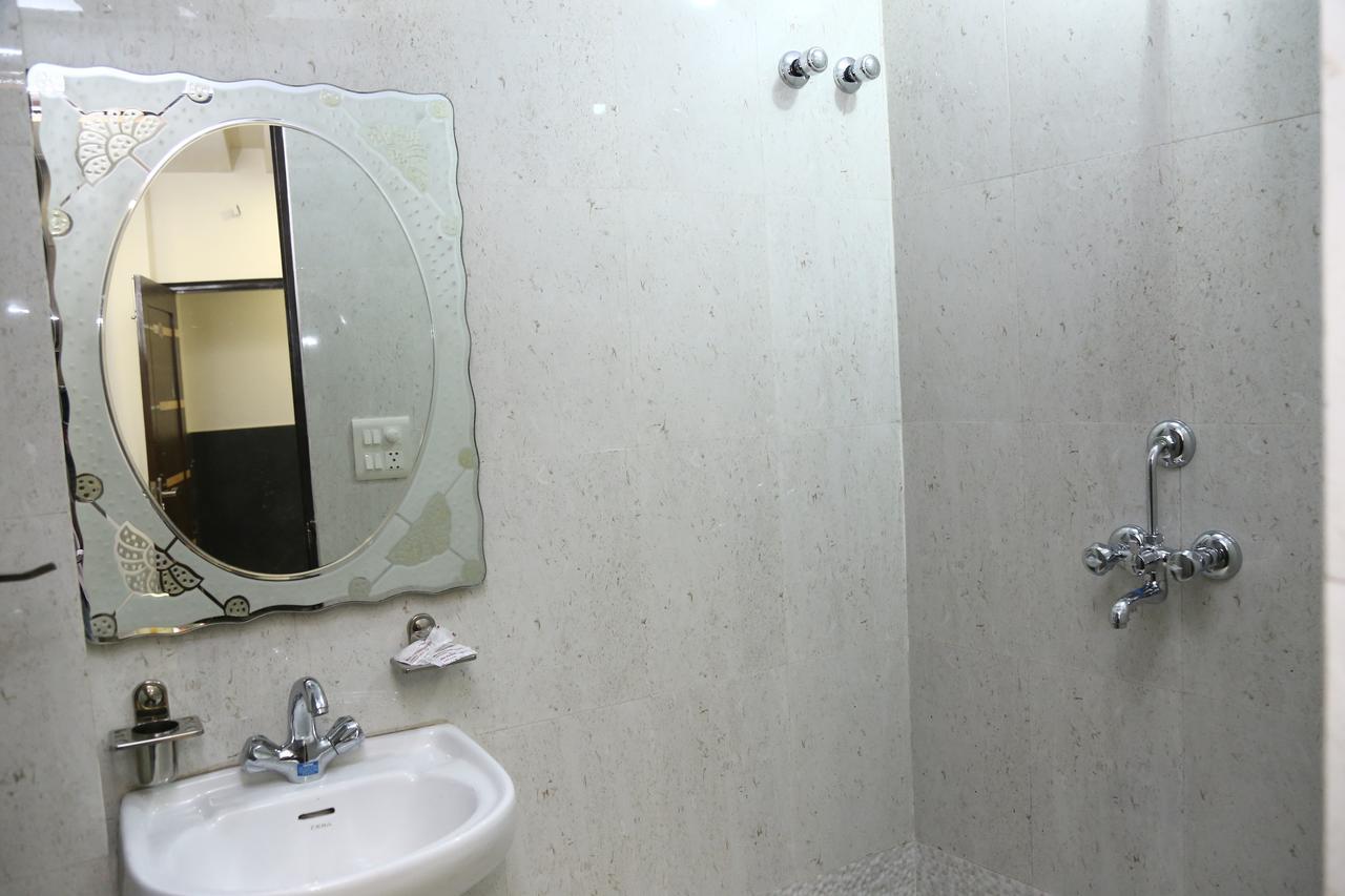 Hotel Abhinandan Inn Jaipur Bagian luar foto