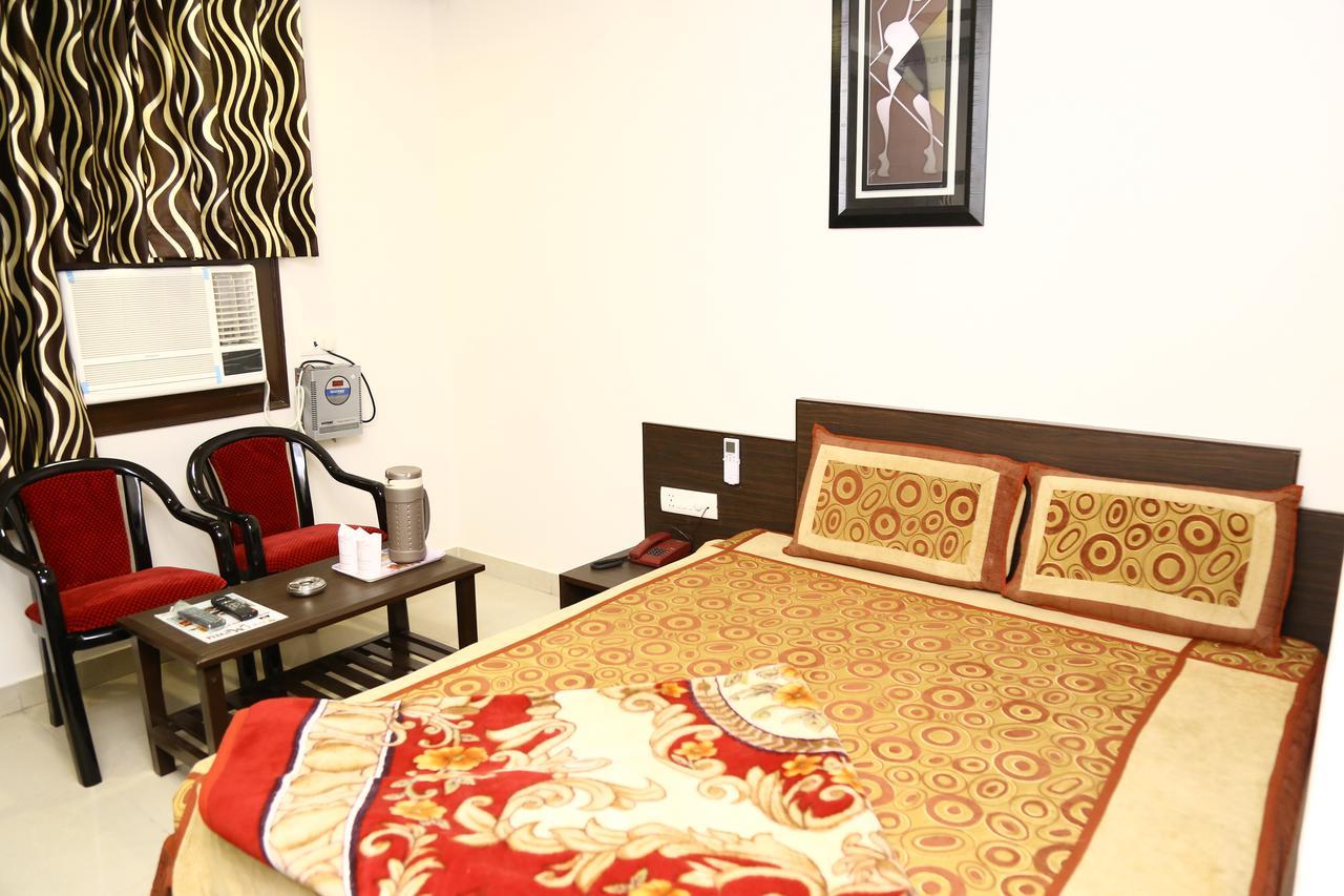 Hotel Abhinandan Inn Jaipur Bagian luar foto