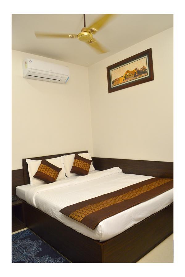 Hotel Abhinandan Inn Jaipur Bagian luar foto