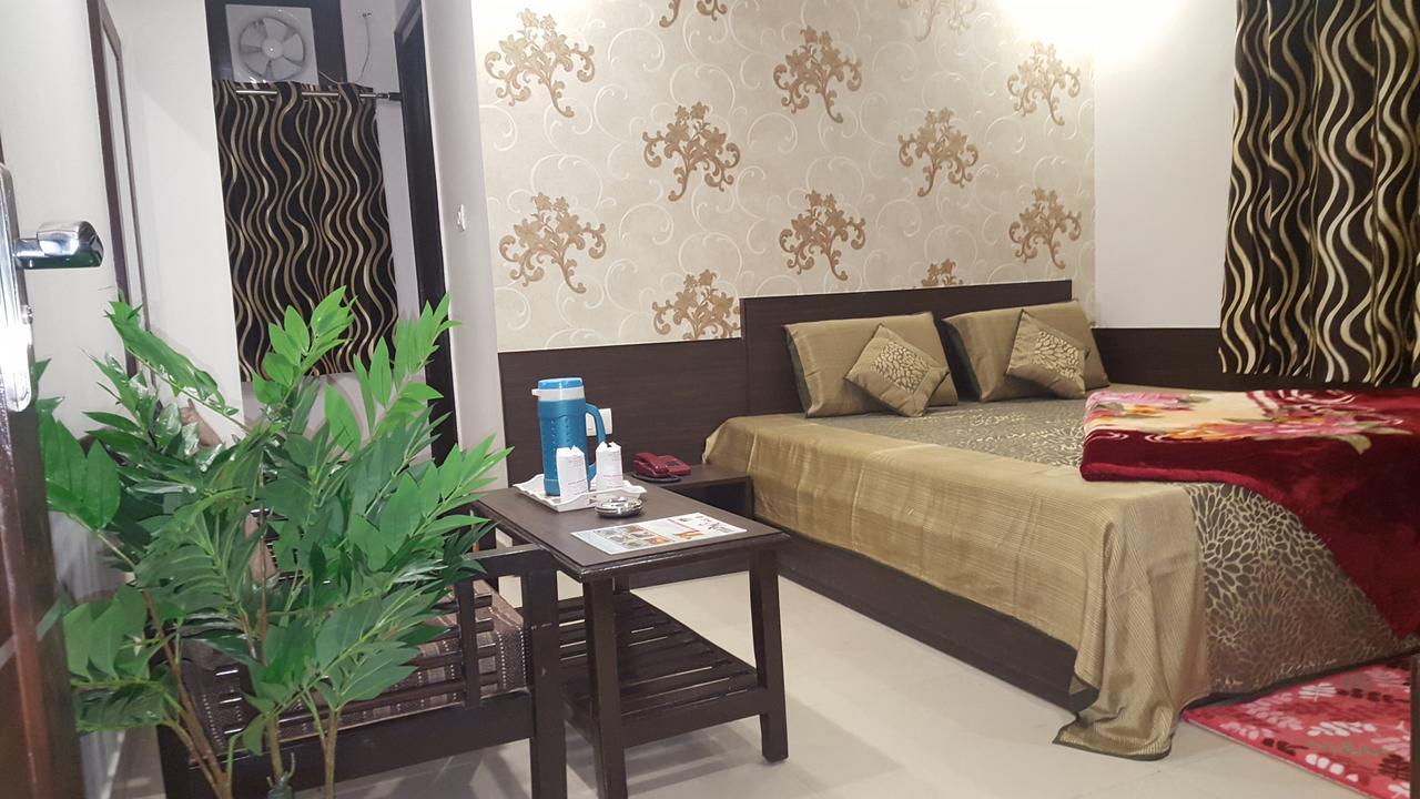 Hotel Abhinandan Inn Jaipur Bagian luar foto