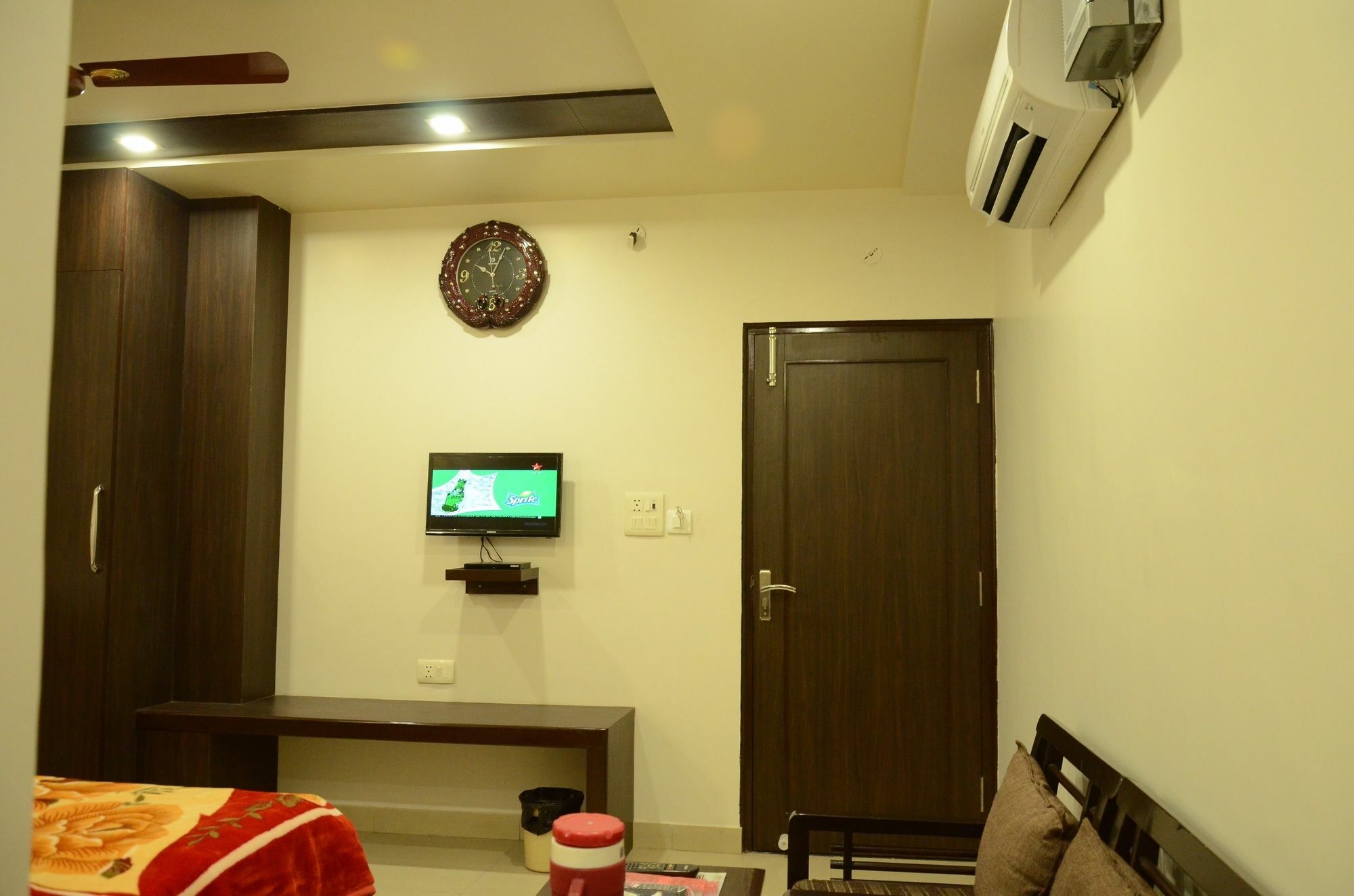 Hotel Abhinandan Inn Jaipur Bagian luar foto