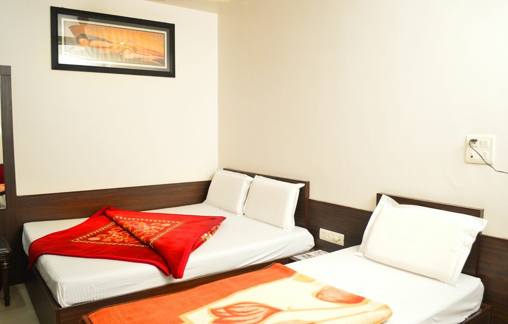 Hotel Abhinandan Inn Jaipur Bagian luar foto