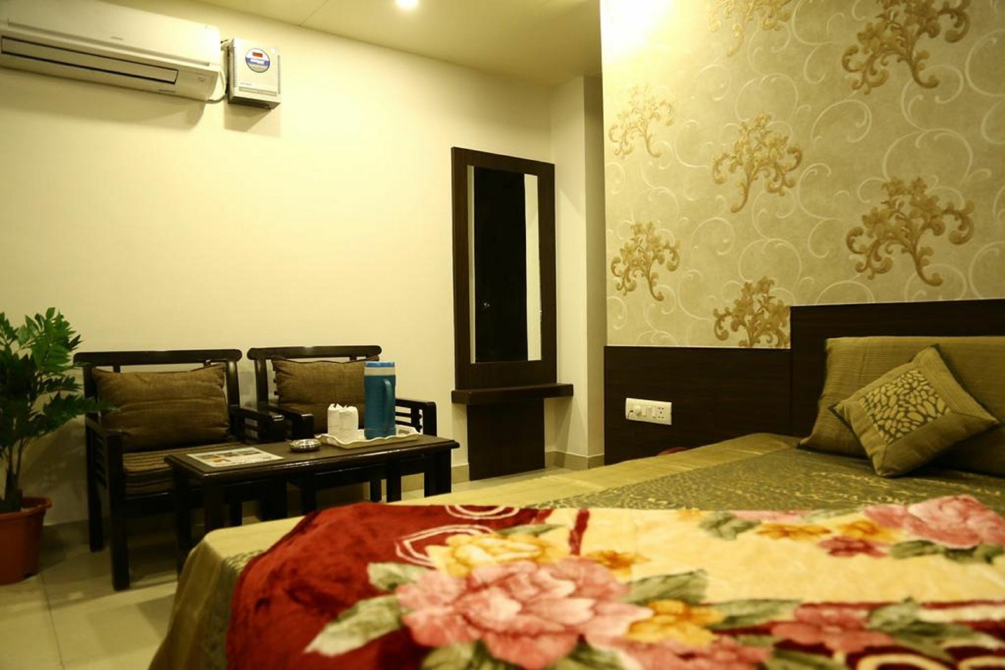 Hotel Abhinandan Inn Jaipur Bagian luar foto