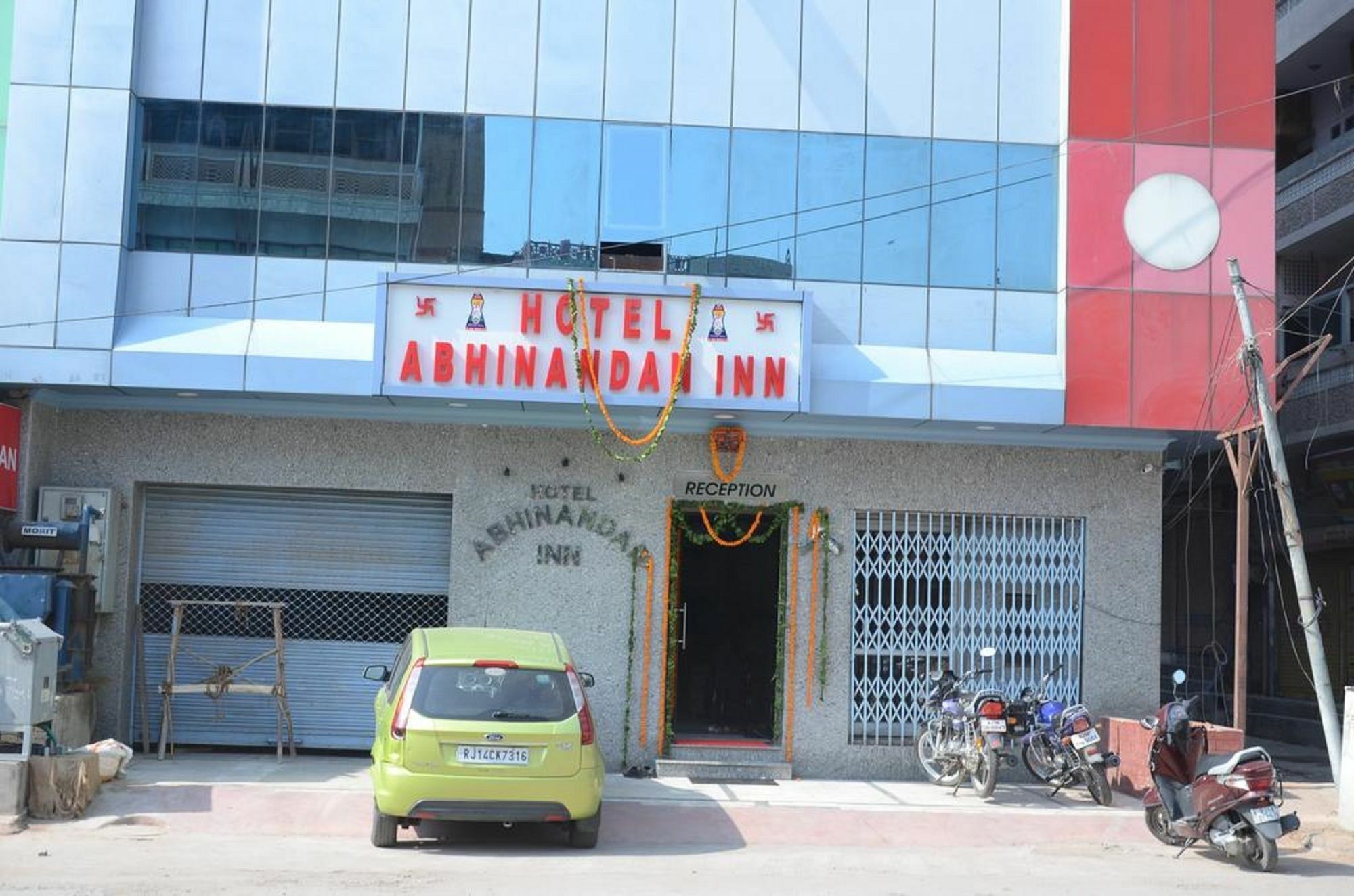 Hotel Abhinandan Inn Jaipur Bagian luar foto